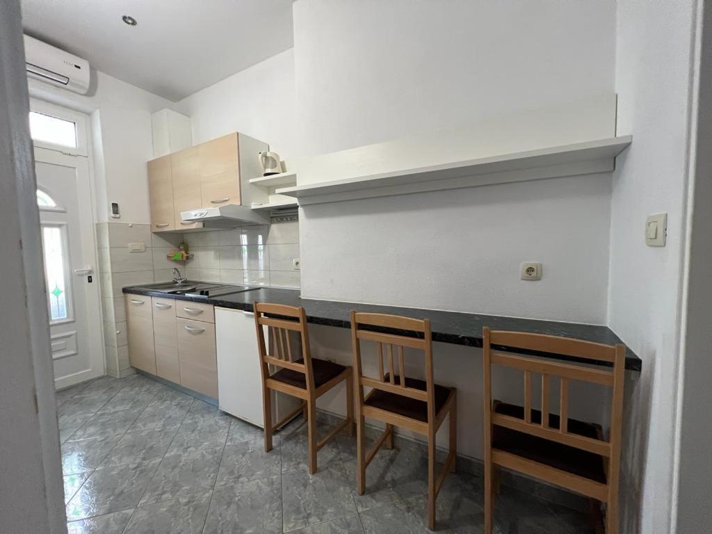 Story Baška Voda Exterior foto